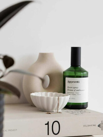 Apprenti Spray d'ambiance . Orange sanguine & Vétiver Apprenti Spray d'ambiance . Orange sanguine & Vétiver