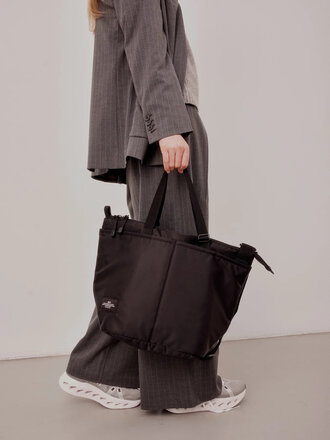 Bags in Progress Medium Nylon Zipper Duffle Puffer Bag . Noir