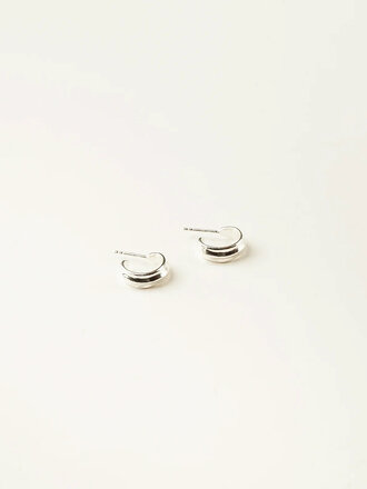 Sarah Bijoux Ria mini hoops . Silver