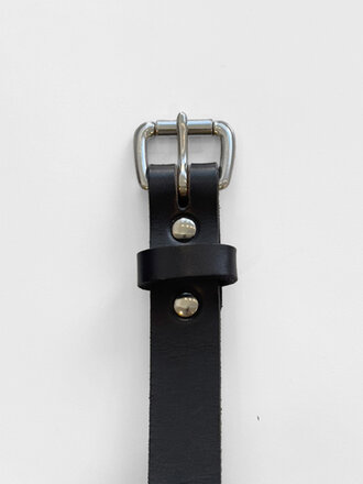 Robinson Thin vegetable tanned leather belt . Black with stainless steel buckle.