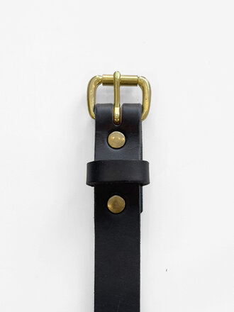 Robinson Ceinture mince cuir tanné végétal . Noir boucle laiton