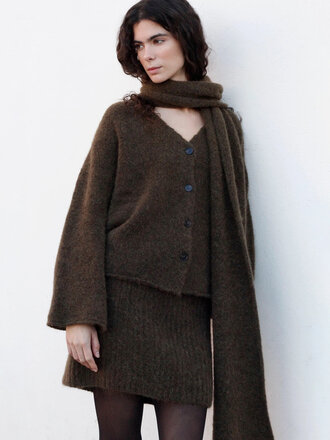 Black to grey Shore wool and alpaca scarf . Dark green Black to grey Shore wool and alpaca scarf . Dark green