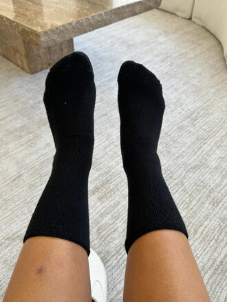 Le Bon Shoppe Cloud extended socks . Black