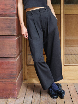 First Rite Ana Crop Trousers . Black
