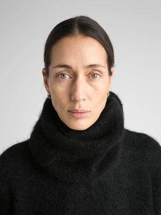 Livid Hilda Alpaca Snood . Black