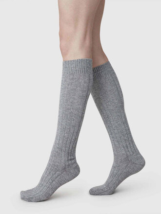 Swedish Stockings Chaussettes au genou Bodil Chunky . Grey