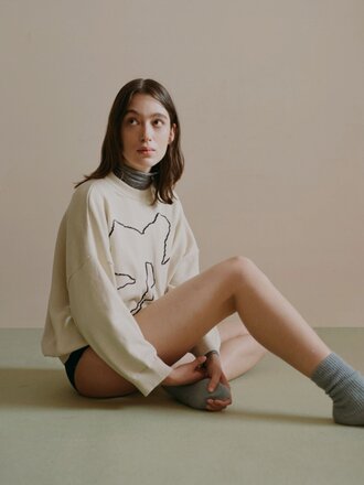 Rita Row Betty floral sweater . Beige