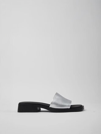 Camper Mule en cuir Dana . Argent