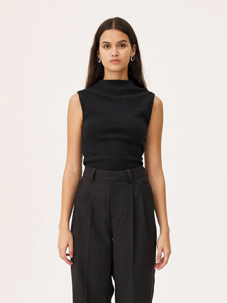 Noyoco Elba Sleeveless Cotton Top . Black