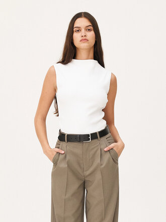 Noyoco Elba Sleeveless Cotton Top . Ecru