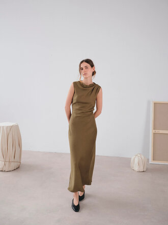Noyoco Kalmar Long Sateen Dress . Khaki