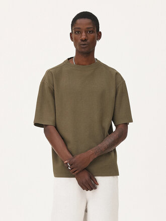 Noyoco Tanger Loose T-shirt in organic cotton . Khaki