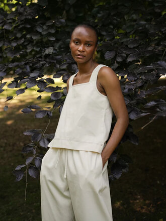 Beaumont Organic Haut en denim de coton bio Jess-Leigh . Écru