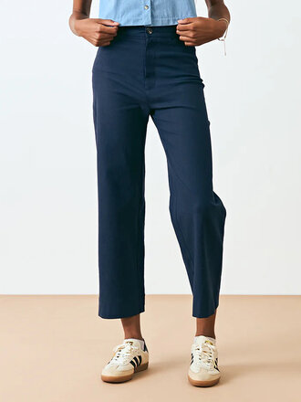 Dagg and Stacey Cranston Stretch Linen Pants . Navy