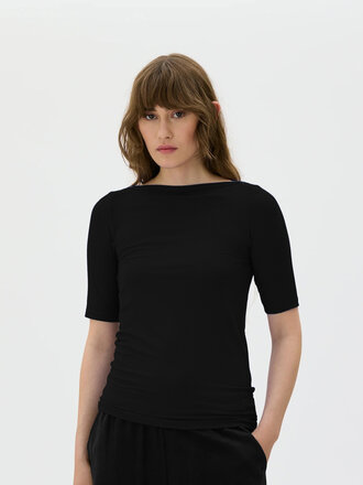 Maska Akila Ribbed Tencel T-shirt . Black