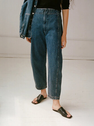 Shaina Mote Jeans Lune en denim italien . East