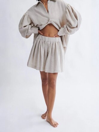 Jeanette Airy Linen Short . Cream