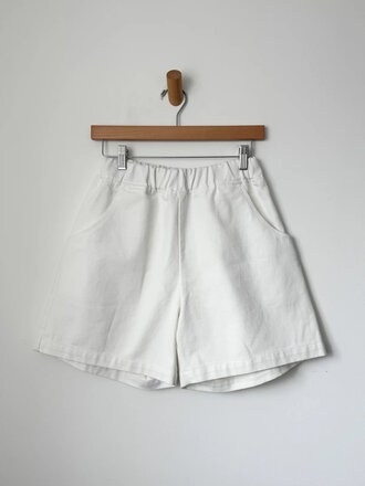 Le Bon Shoppe City Shorts . Lait