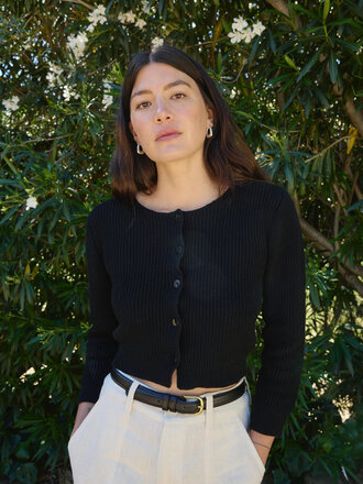 First Rite Cardigan ajusté en coton bio Louise . Noir