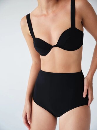 Pale Magnolia 2-Piece Swimsuit . Black