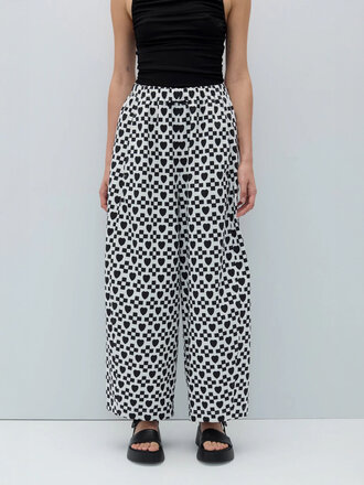 Rita Row Pantalon imprimé décontracté Dafne . Noir / Blanc