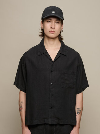 Merz b. Schwanen Organic Linen Bowling Shirt . Black