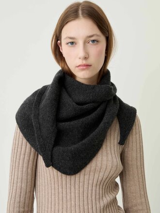Diarte Large Grana triangle scarf . Graphite