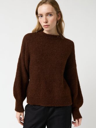 AMT Studio Chandail à col rond en alpaga et coton bio Praline . Brun