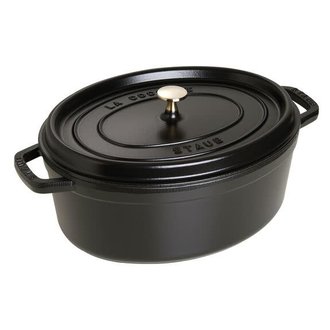 Staub Staub - 4.25 L Oval Cocotte - Black Staub Staub - 4.25 L Oval Cocotte - Black