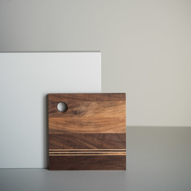 Arbol Arbol - Walnut wood square board with hole 17x17cm (7"x7")