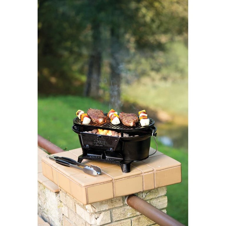 Lodge Cast Iron Sportsman Charcoal Grill 18 Boutique 1101 Boutique Crème 