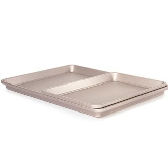 https://cdn.shoplightspeed.com/shops/622951/files/26338755/330x330x2/oxo-oxo-set-of-2-non-stick-baking-trays.jpg