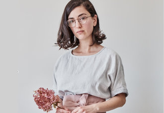 Découvrez Ozge : artiste textile derrière Confetti Mill