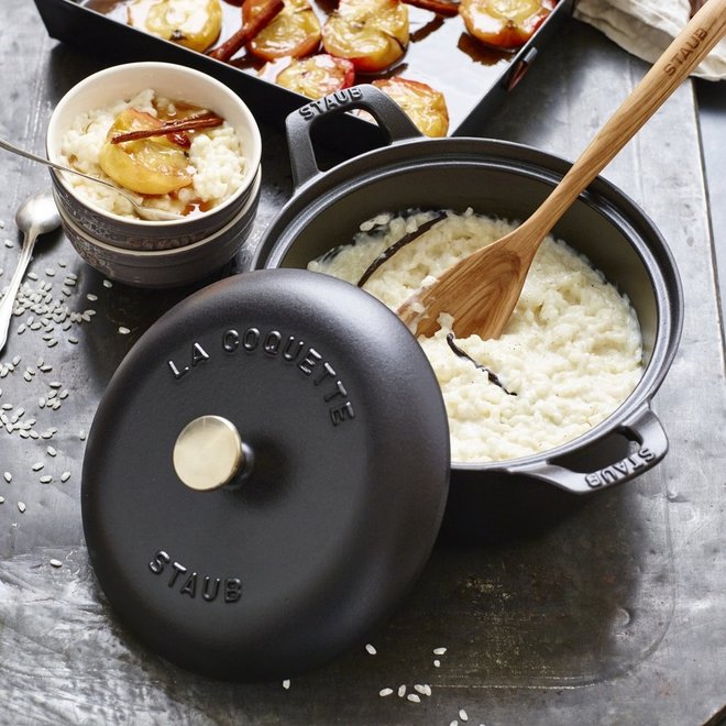 Staub - 2.5 L Round La Coquette - Black | Crème - Boutique Crème