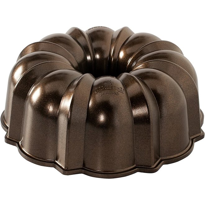 https://cdn.shoplightspeed.com/shops/622951/files/36272985/660x660x2/nordic-ware-nordic-ware-cast-bundt-pan-bronze.jpg