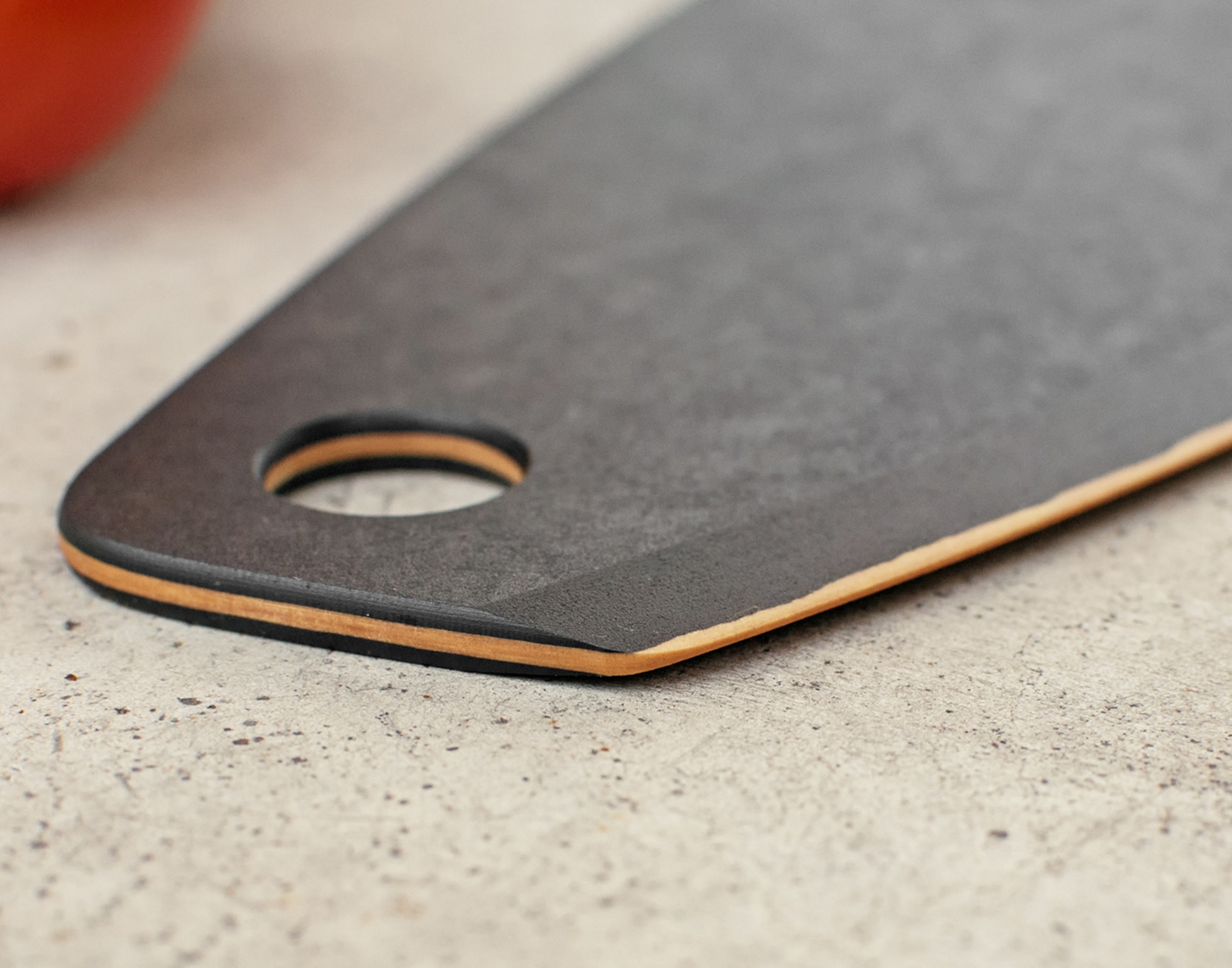 Epicurean Pizza Cutter 16" Slate Crème Boutique Crème