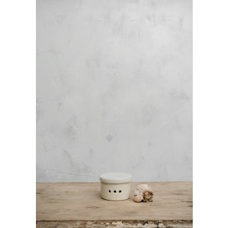 Atelier Trema Atelier Tréma - Petit Pot à Ail (2.8x3.8") - Blanc Atelier Trema Atelier Tréma - Petit Pot à Ail (2.8x3.8") - Blanc