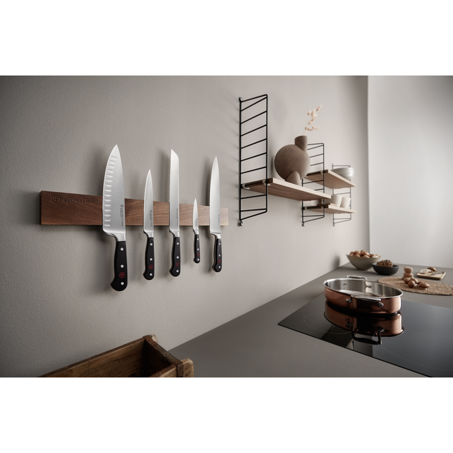 https://cdn.shoplightspeed.com/shops/622951/files/45943375/660x660x2/wusthof-wusthof-20-wide-magnetic-knife-rack-walnut.jpg