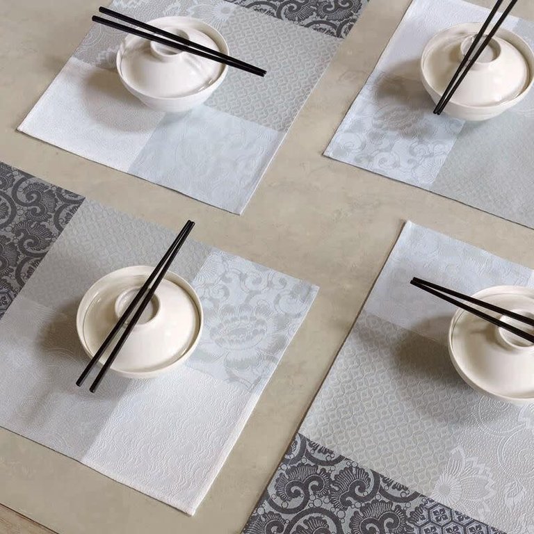 Le Jacquard Français Le Jacquard Français - Grey Kyoto Flower Coated Placemat