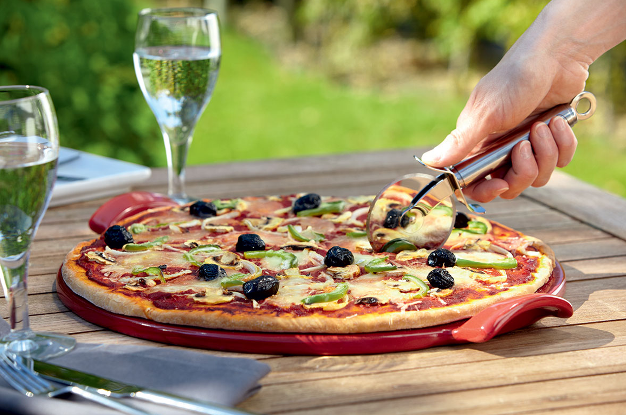 Émile Henry Pizza stone, grand cru Boutique Crème