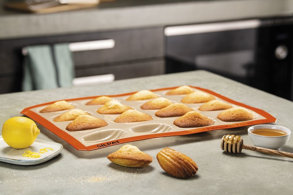 Silpat Madeleines Mold (16) Crème Boutique Crème