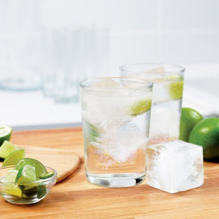 Tovolo Tovolo - King Cube Ice Tray with Lid - Charcoal