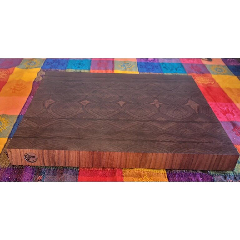 Zèbre Zèbre - End-grain cutting board 18"x20.5", black walnut