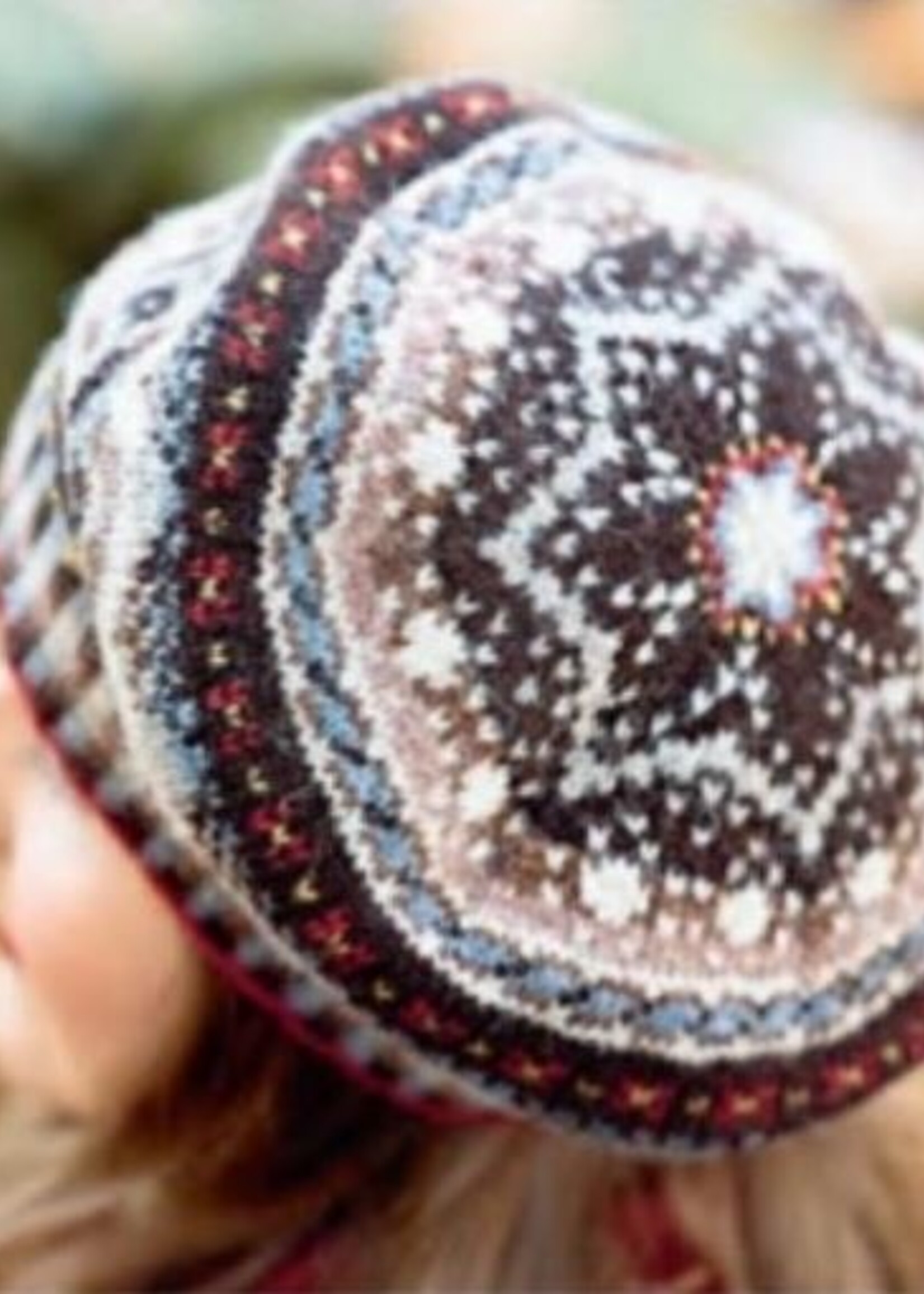 Outlander Outlander Knitting Book & Targe Tam Kit BUNDLE