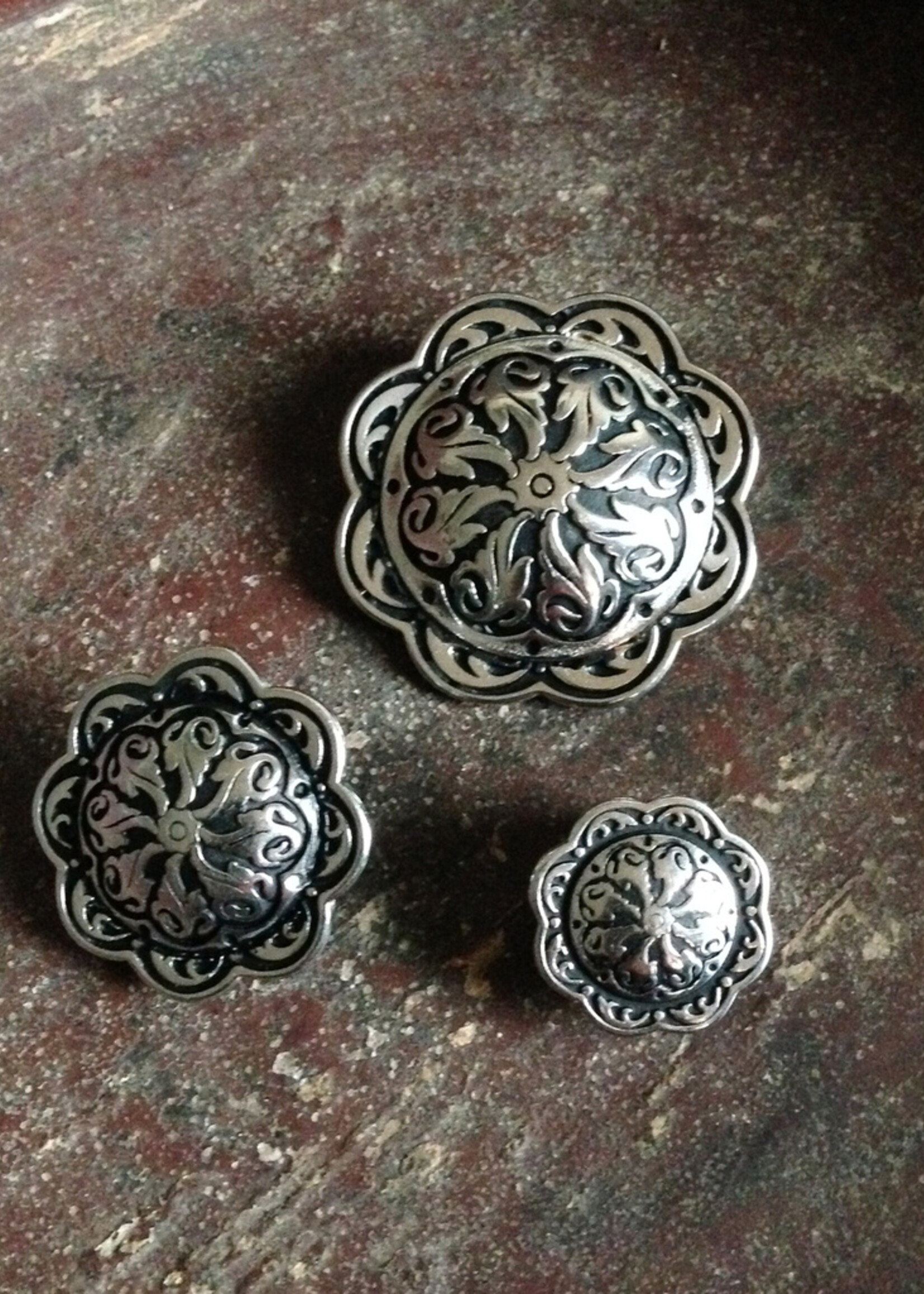 Jul Designs Jul Pedestal Button Floral Small (1")