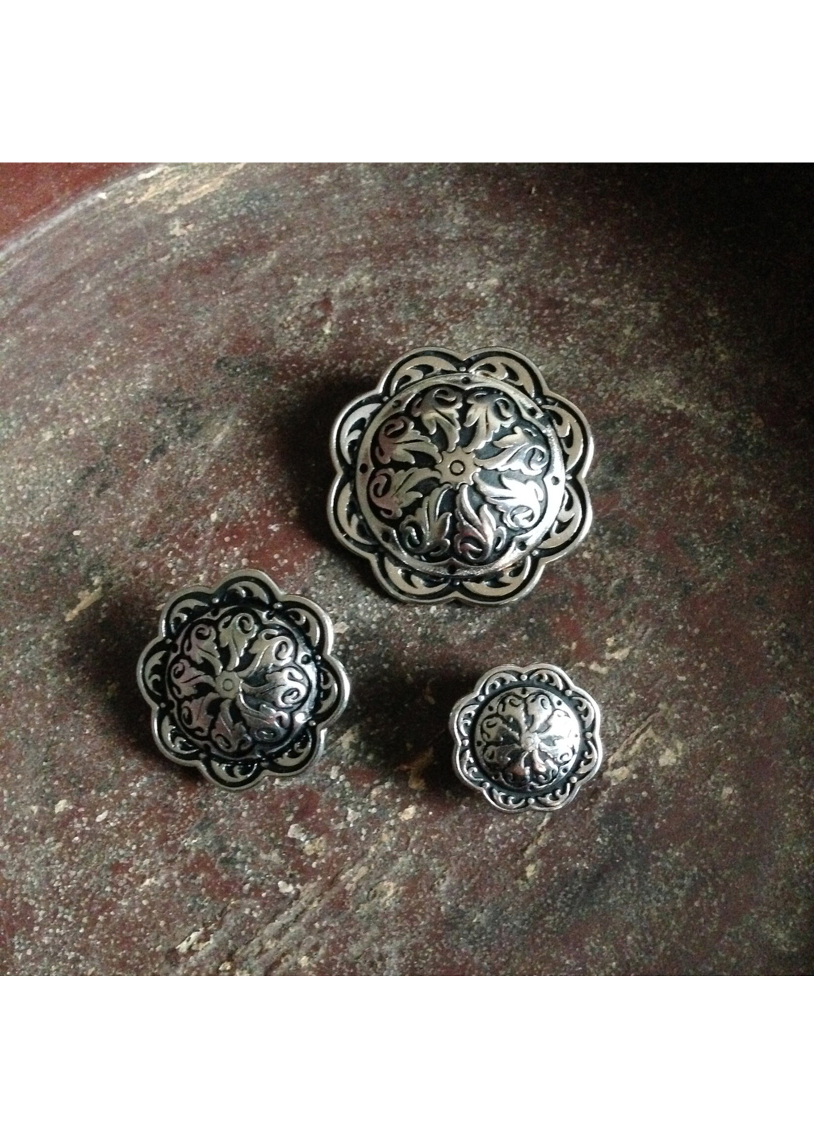 Jul Designs Jul Pedestal Button Floral Small (1")