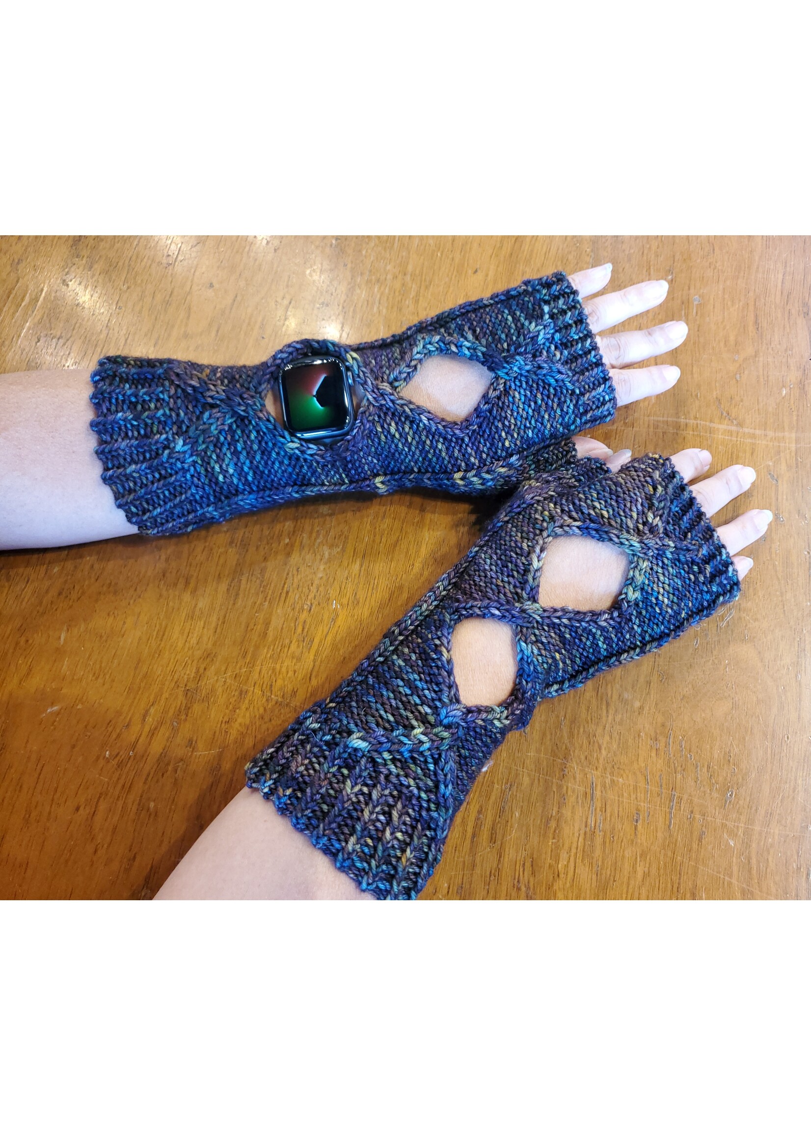 Puget Sound LYS Tour 2022 LYS Knitting Pattern - Masquerade Mitts