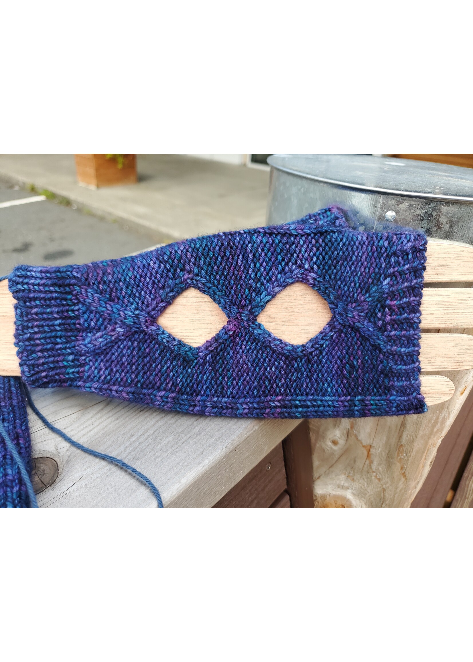 Puget Sound LYS Tour 2022 LYS Knitting Pattern - Masquerade Mitts