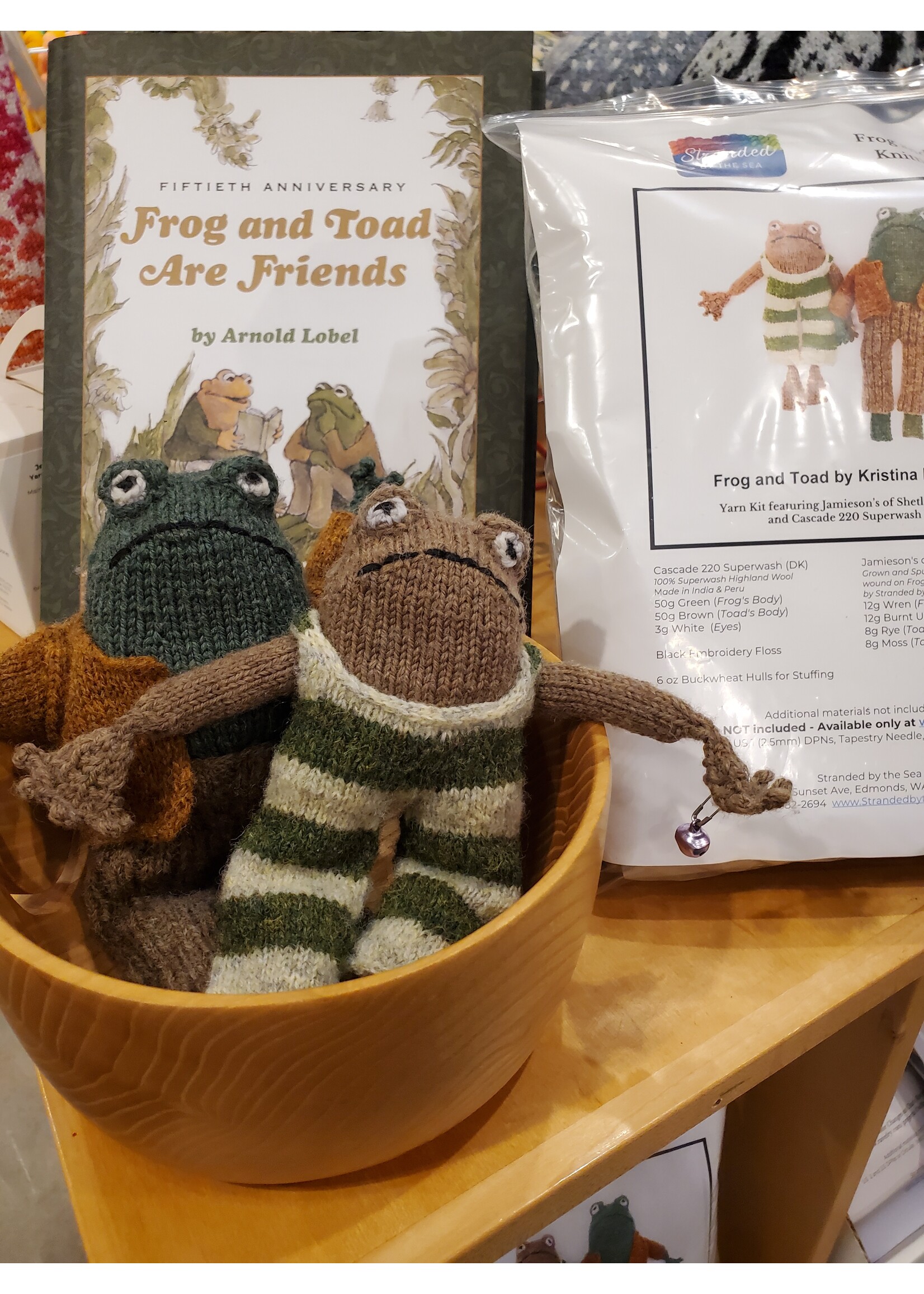 Stranded by the Sea Frog and Toad Knitting Kit