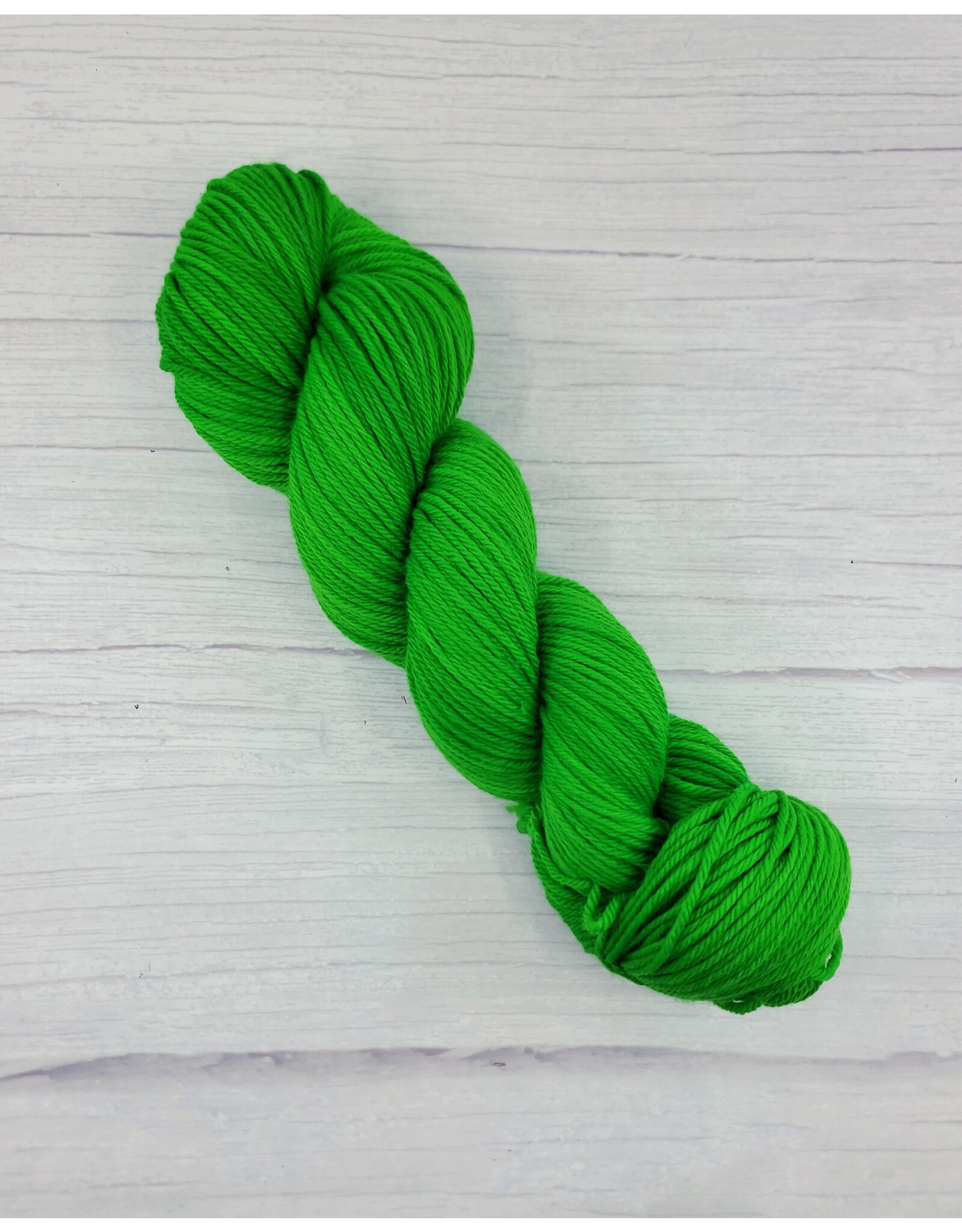 Stranded Studio Narwhal 100g UV Reactive